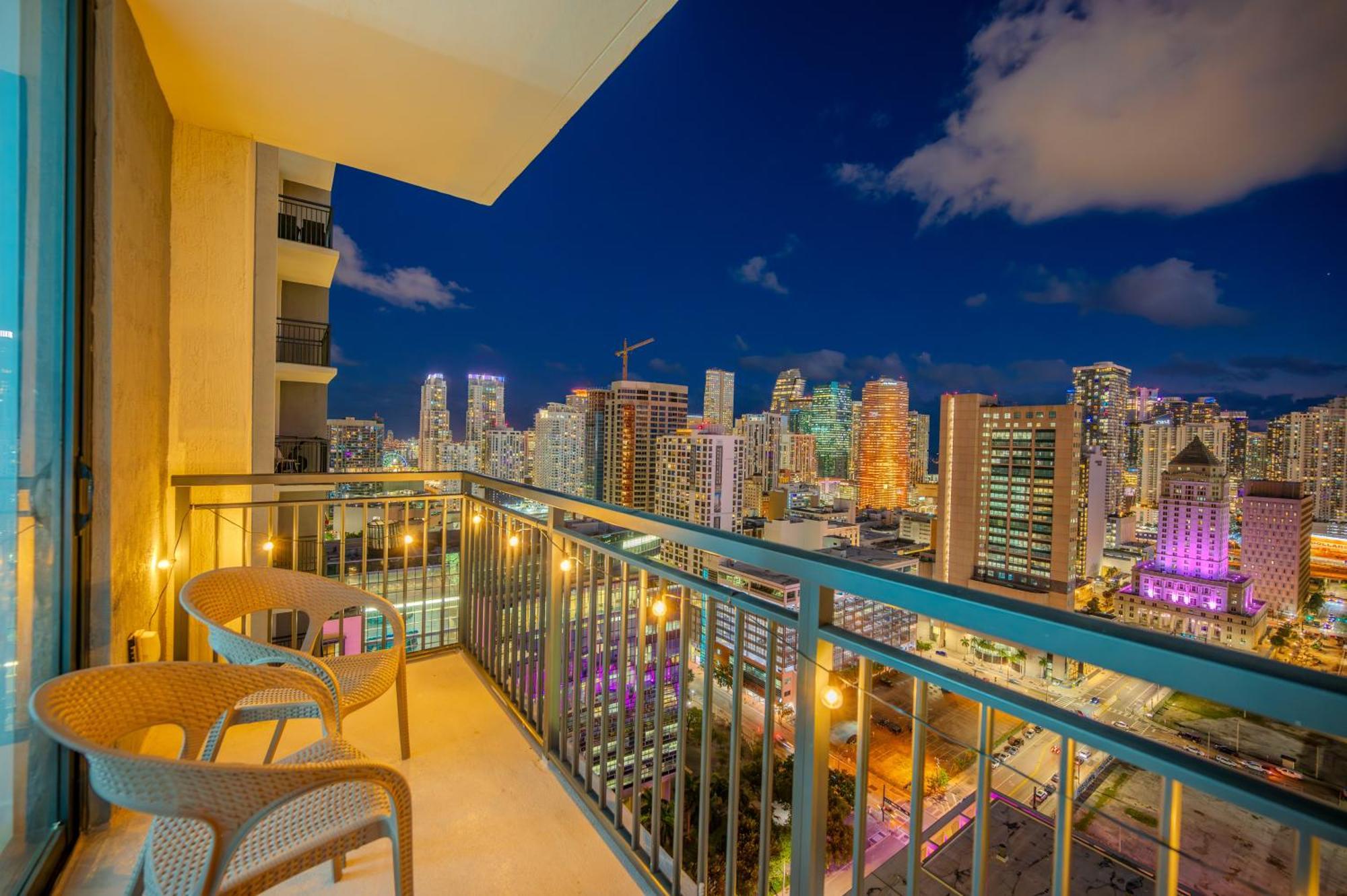 Luxury Brickell Area Jacuzzi Gym 2 Pools Apartment Miami