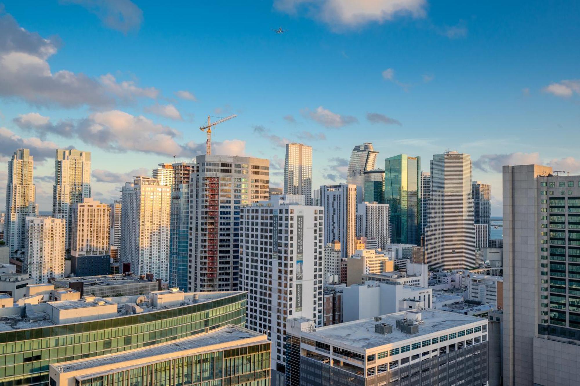 Luxury Brickell Area Jacuzzi Gym 2 Pools Apartment