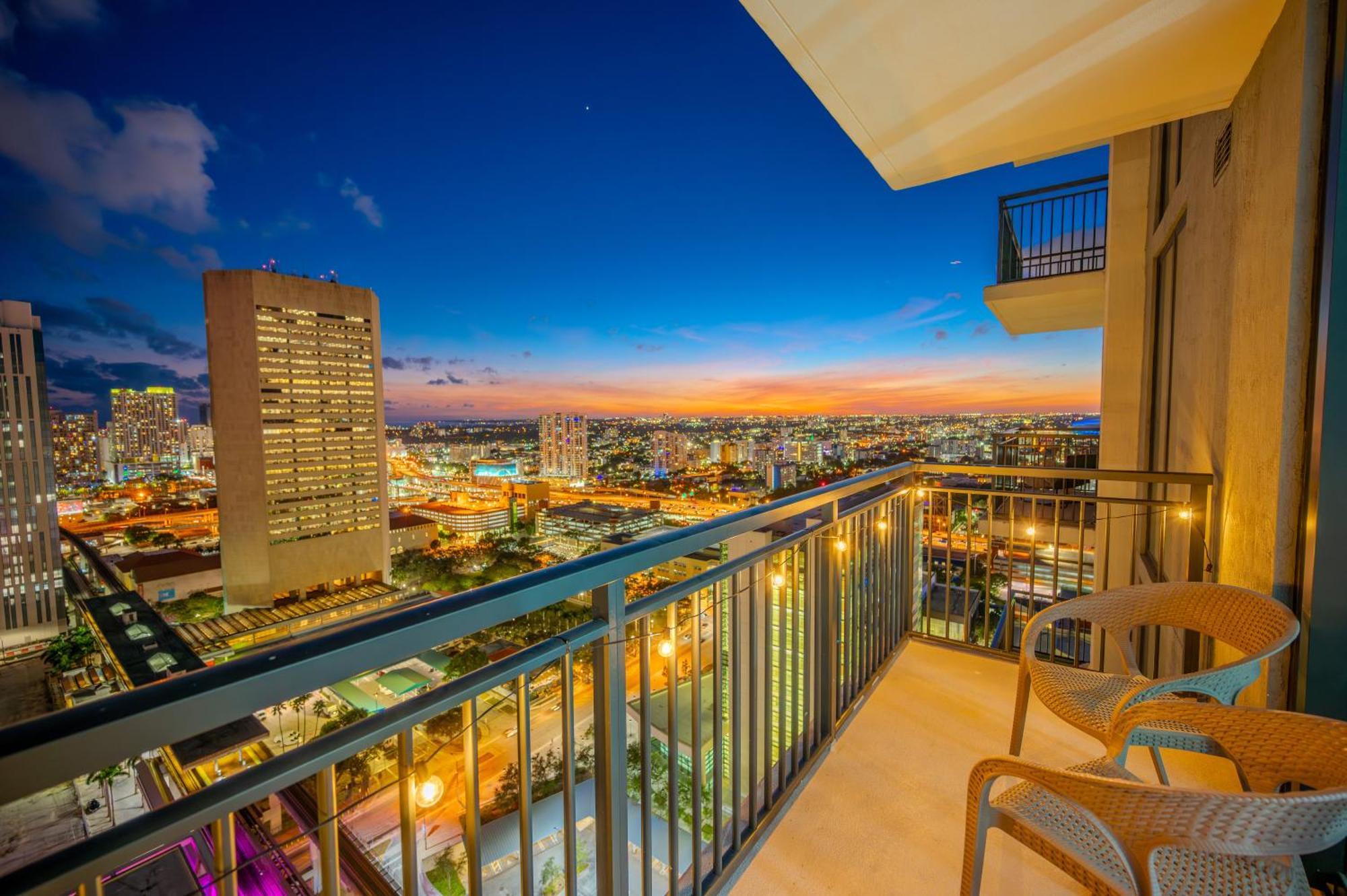 Luxury Brickell Area Jacuzzi Gym 2 Pools Apartment *